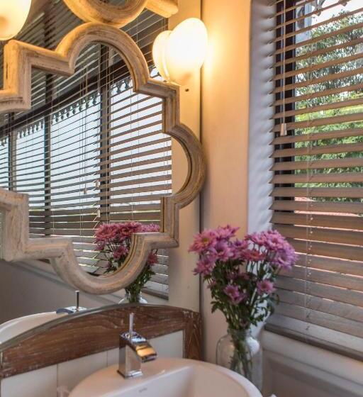 Люкс Вид на Сад, 55tg Boutique Suites