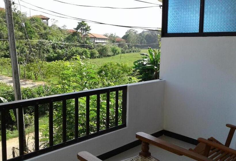 اتاق استاندارد با بالکن, Green View Guest