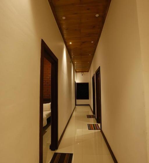 Quarto Triplo Estandar, J