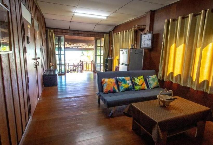 منزل غرفتين نوم, Seesea Thai Wooden House On Beachfront