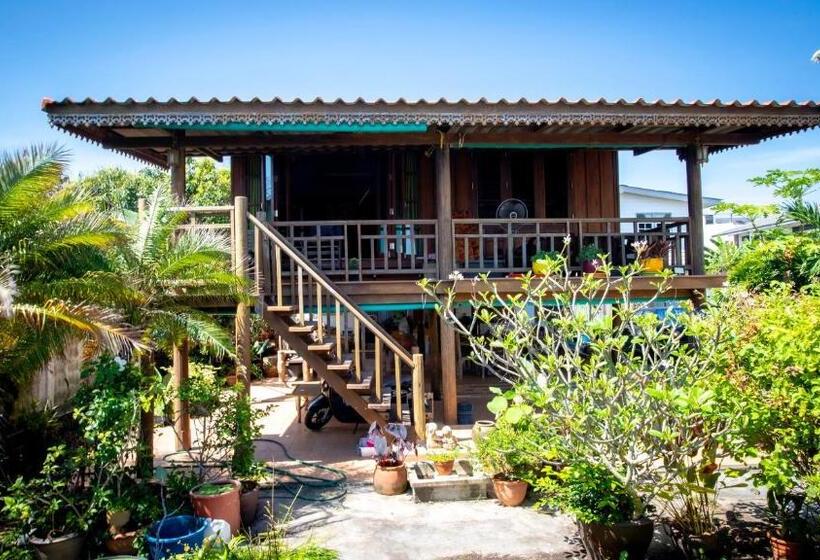 منزل غرفتين نوم, Seesea Thai Wooden House On Beachfront