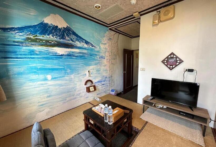 اتاق لوکس با بالکن, Ming Ren Hotspring