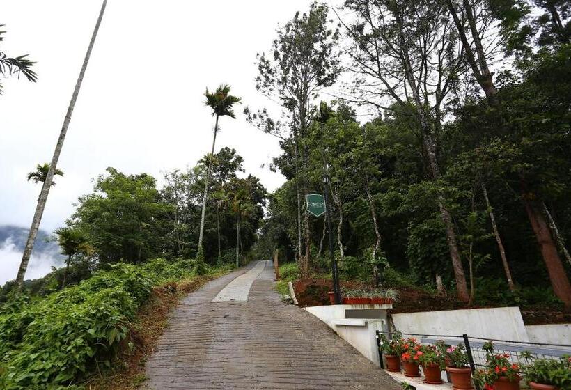 Deluxe Room, Crayons Guest House Munnar