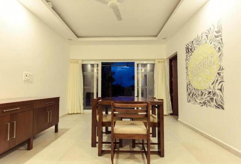 Deluxe Room, Crayons Guest House Munnar