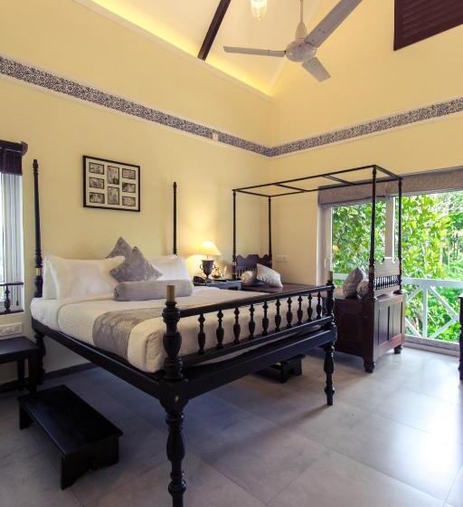 Deluxe Room King Size Bed, Crayons Guest House Munnar