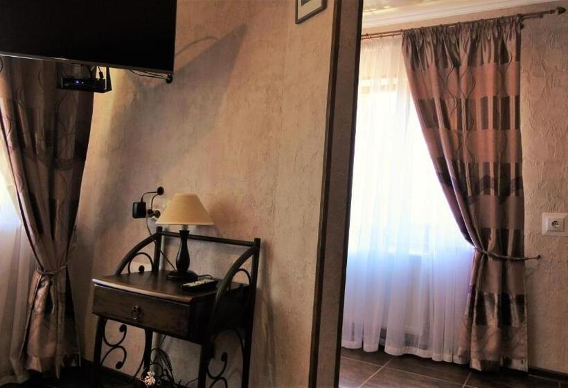 اتاق خانوادگی, Villa Sosnovy Bor