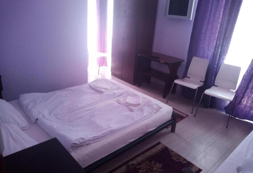 اتاق استاندارد سه تخته با بالکن, Villa Vlasta