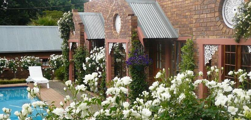 Номер Стандарт Вид на Бассейн, Van Dykshuis Guest House