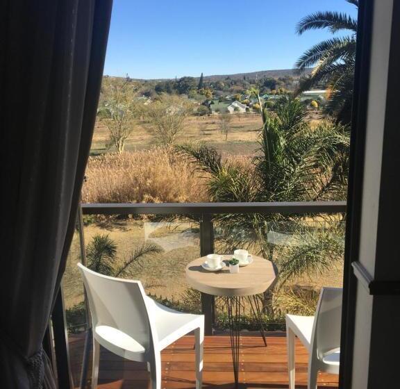 Номер Стандарт, Oewerpalms View