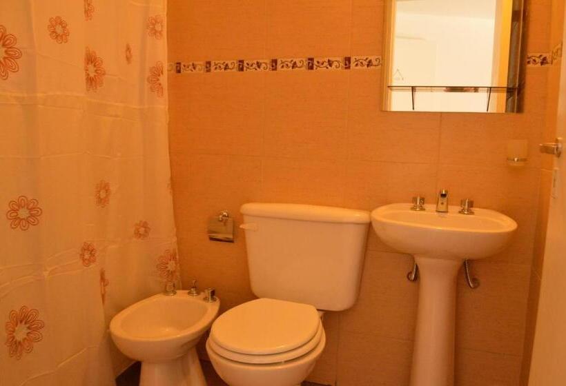 اتاق استاندارد سه نفره, Faro Del Parque