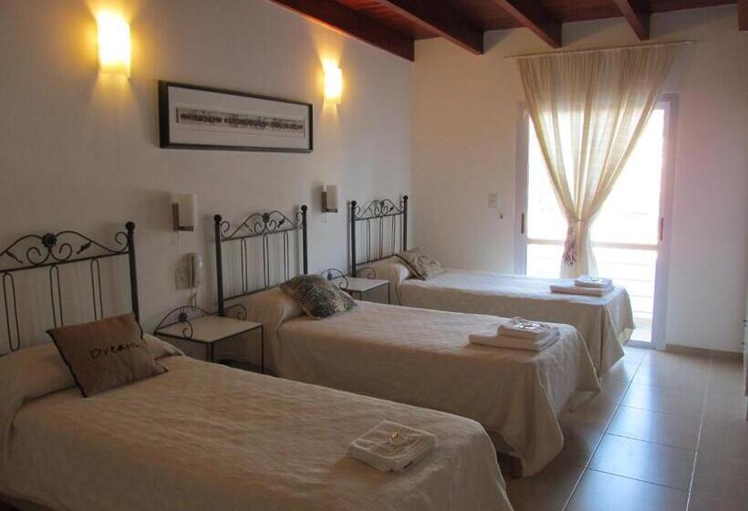 اتاق استاندارد چهار تخته, Faro Del Parque