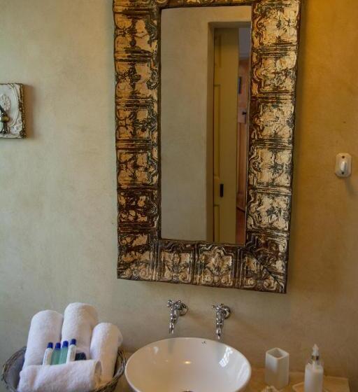 اتاق استاندارد, Mirabel Guesthouse