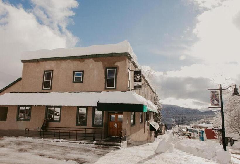 Номер Стандарт Трехместный, The Flying Steamshovel Inn