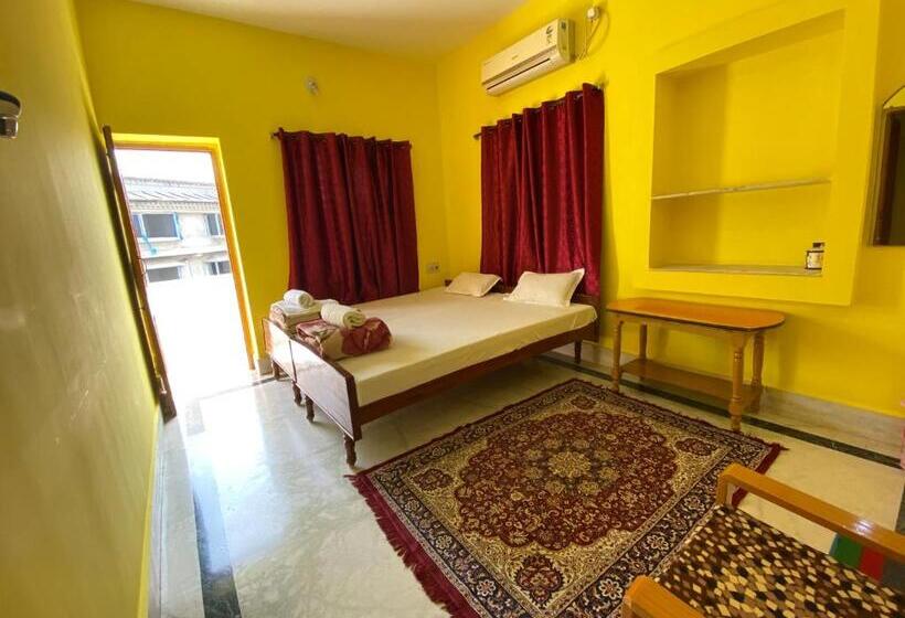 חדר דלוקס עם מרפסת, Rahul Guest House