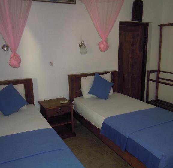 Deluxe Room, Devi Tourist Home