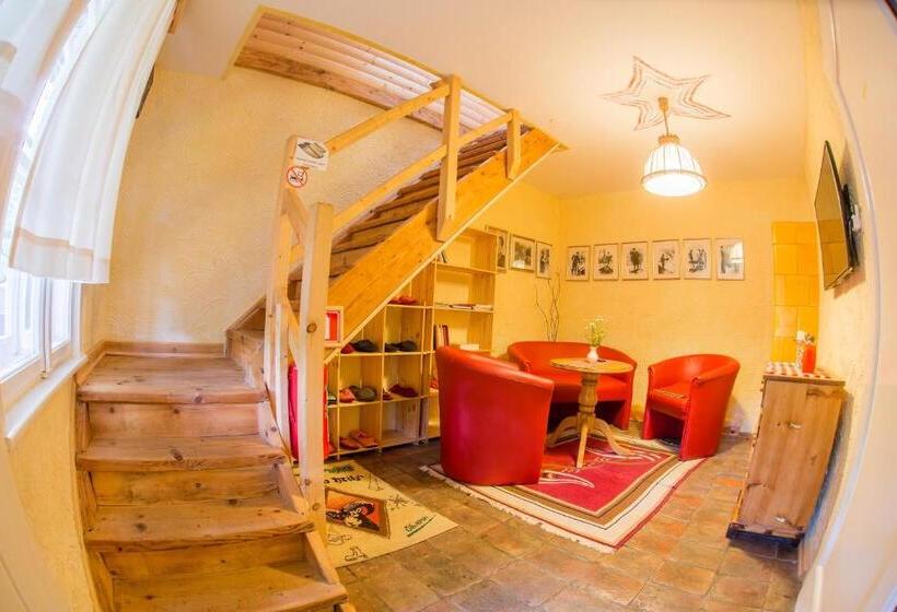 اتاق استاندارد چهارنفره با سرویس بهداشتی مشترک, Guest House Kraljev Hrib