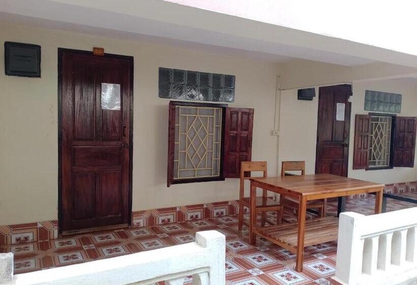 Номер Стандарт с Балконом, Meexai Guesthouse