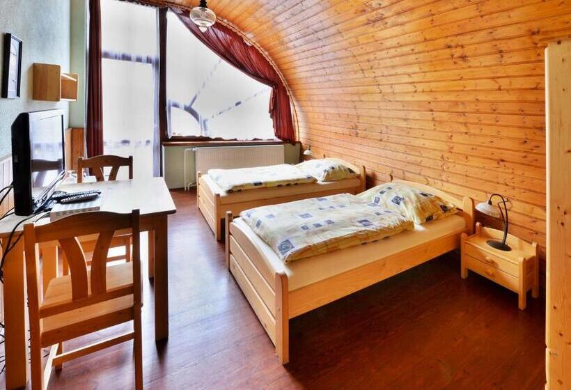 Quarto Estandar com Terraço, Penzion Uno