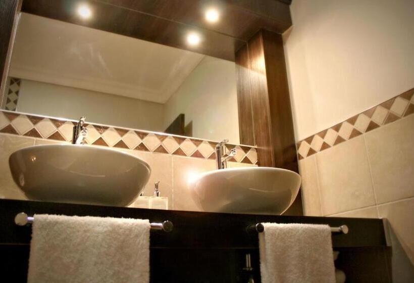 Семейный Номер, @the Villa Guest House