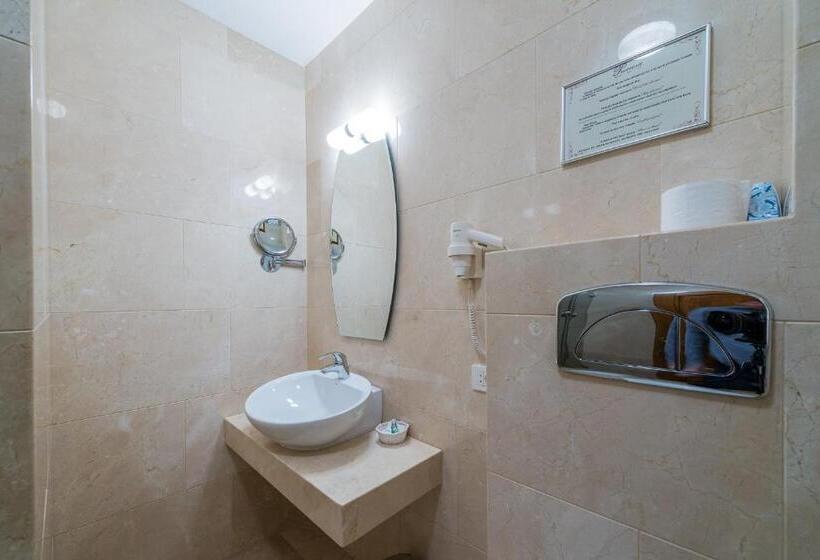 Quarto Estandar, Vila Preciosa