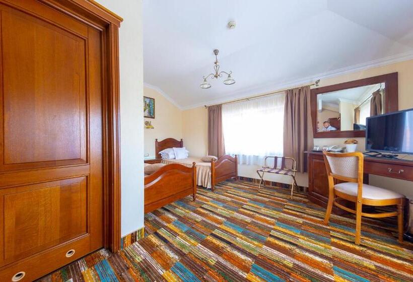 Quarto Estandar, Vila Preciosa