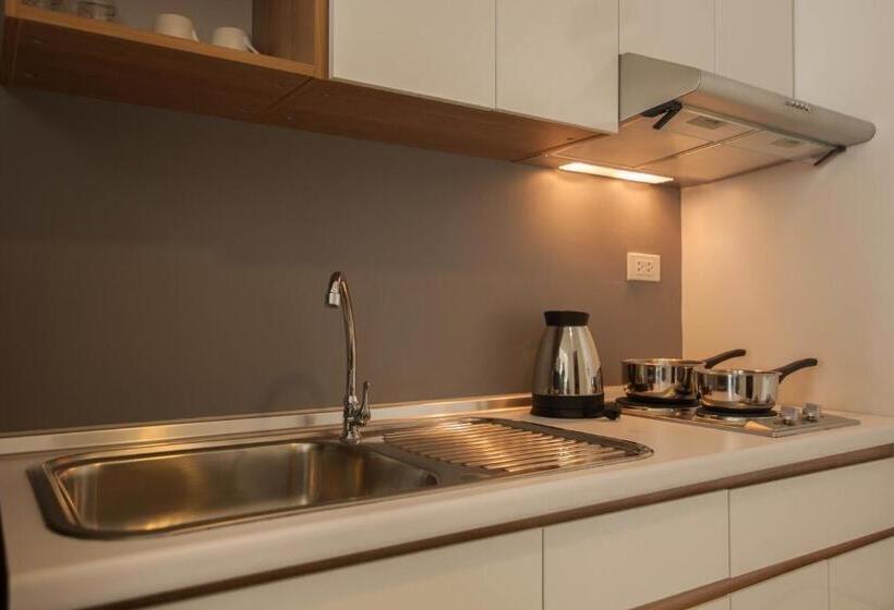 Апартаменты 1 Спальня, Racha Residence