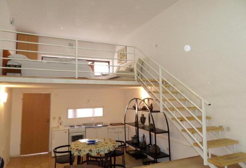 آپارتمان 1 خوابه, Green River Apartment