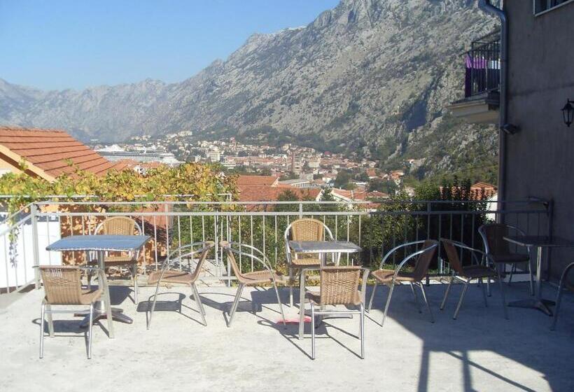اتاق استاندارد سه نفره, Guest House Sandra