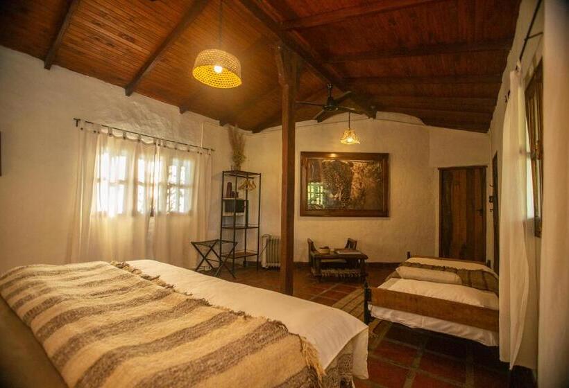 Quarto Quádruplo Estandar, Posada Uguay   Esteros Del Iberá