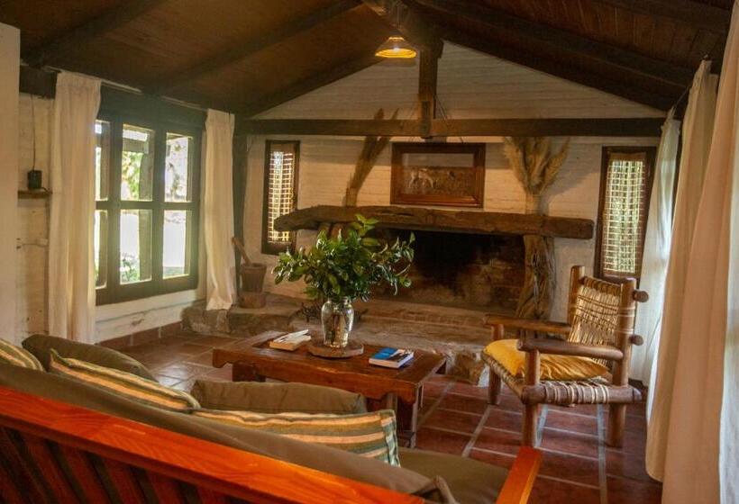Quarto Triplo Estandar, Posada Uguay   Esteros Del Iberá