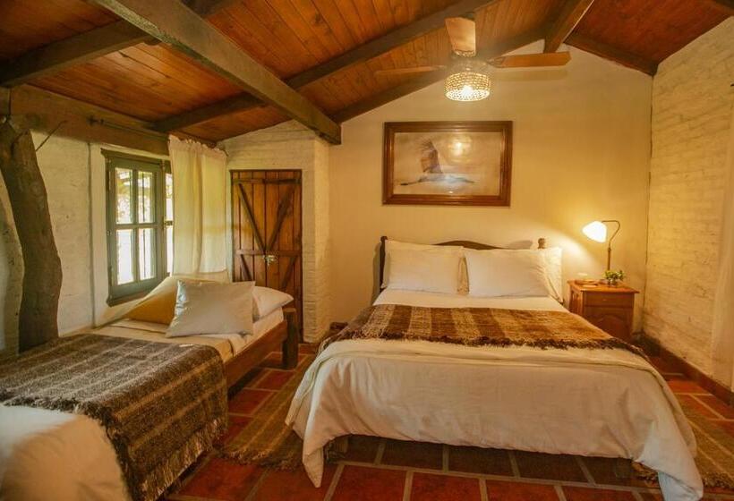 Quarto Triplo Estandar, Posada Uguay   Esteros Del Iberá