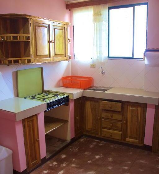 Номер Стандарт Совместная Ванная, Hostal Nathaly