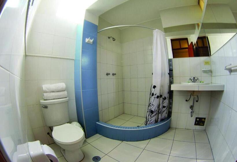 Трехместный Номер Классика, Takora Inn