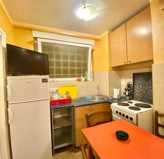 اتاق استاندارد با سرویس بهداشتی مشترک, Glorious Rooms