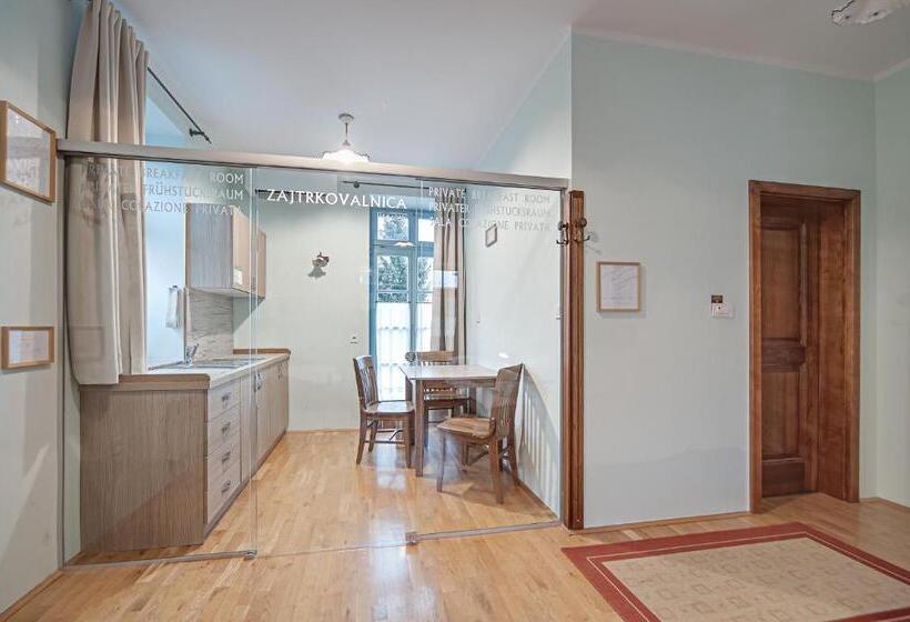 اتاق سوپریور خانوادگی, Rooms & Apartments Parma
