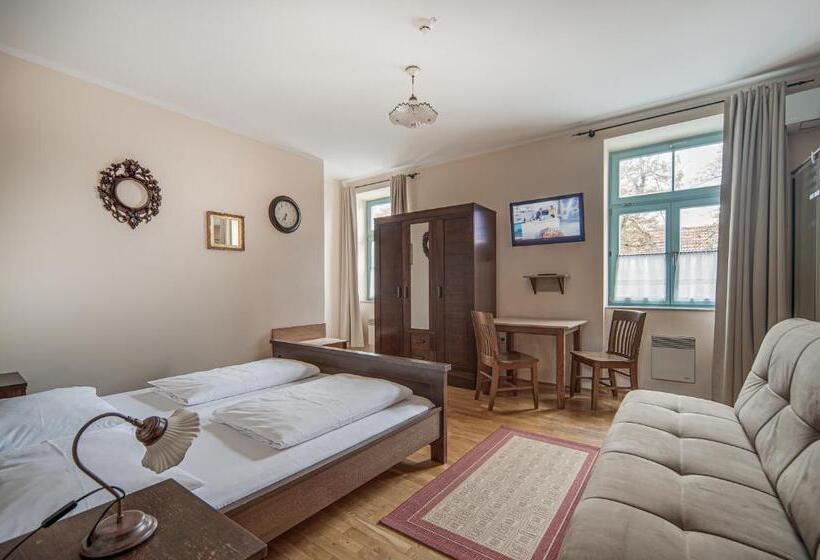 اتاق لوکس سه تخته, Rooms & Apartments Parma