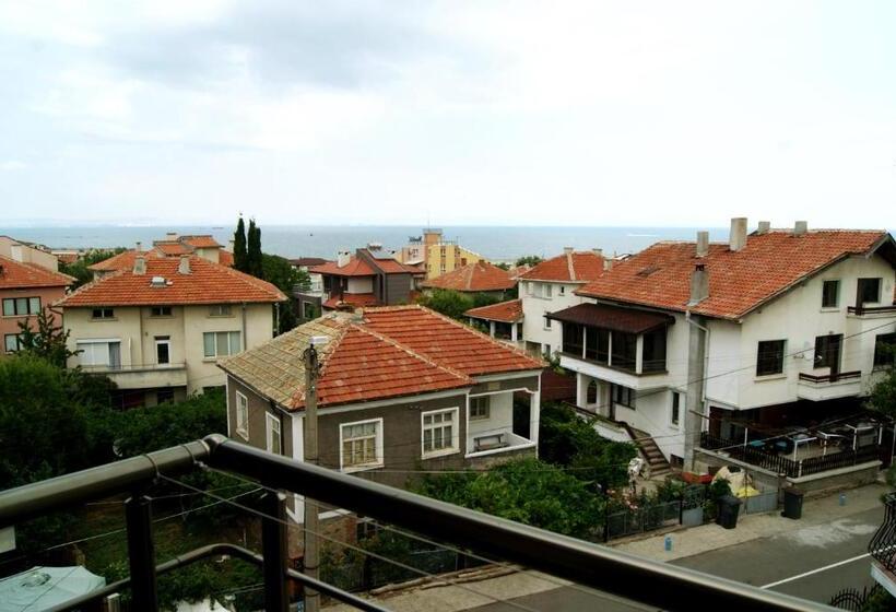 Quarto Estandar Vista Mar, Kastela Guest House