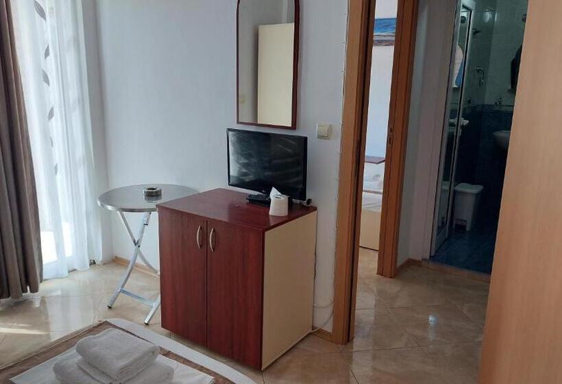Семейный Номер, Krai Moreto Guest House
