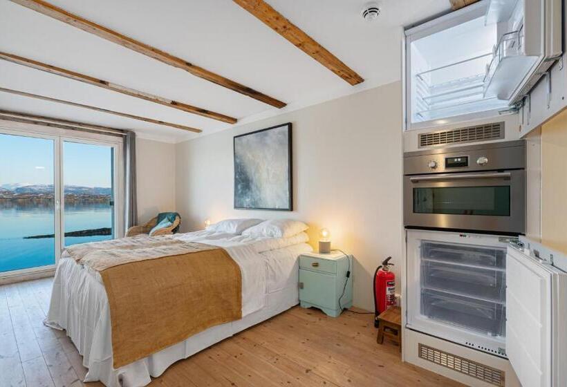 带1个卧室的带海景的公寓, Sveggvika Guesthouse