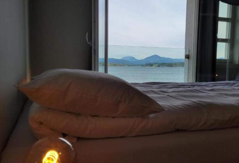 海の見えるスタンダードスタジオ, Sveggvika Guesthouse