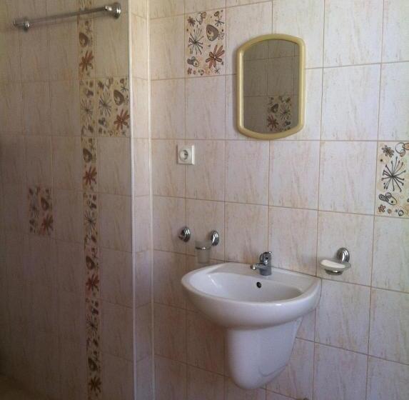 Номер Стандарт с Балконом, Family Hotel Velevi