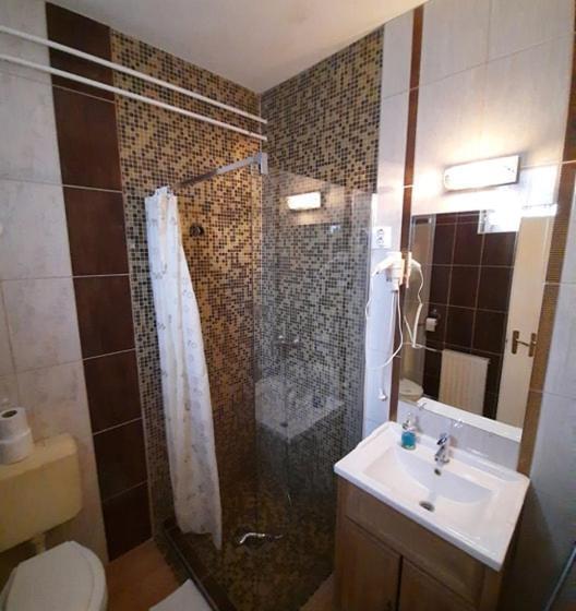 スタンダードスタジオ, Kék Lagúna Wellness Apartmanok