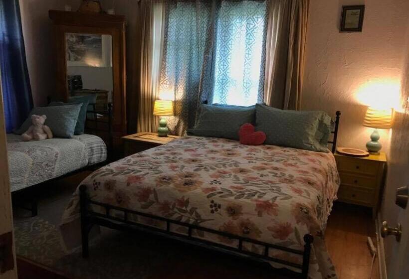 デラックスルーム, Mystic Portal 420 Guesthouse