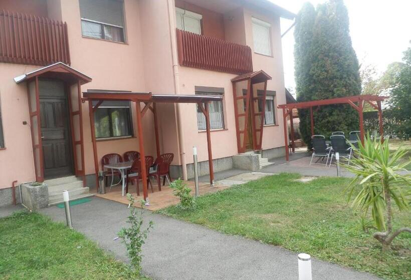 ３ベッドルームアパートメント, Rt Home Vendégház