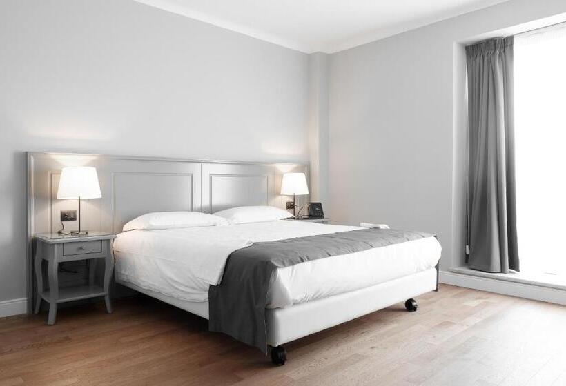 اتاق لوکس, De Ville