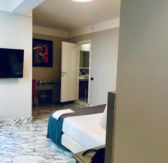 اتاق لوکس, De Ville