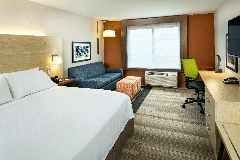 适合残疾人士使用的带超级大床的标准间, Holiday Inn Express & Suites   Medford, An Ihg