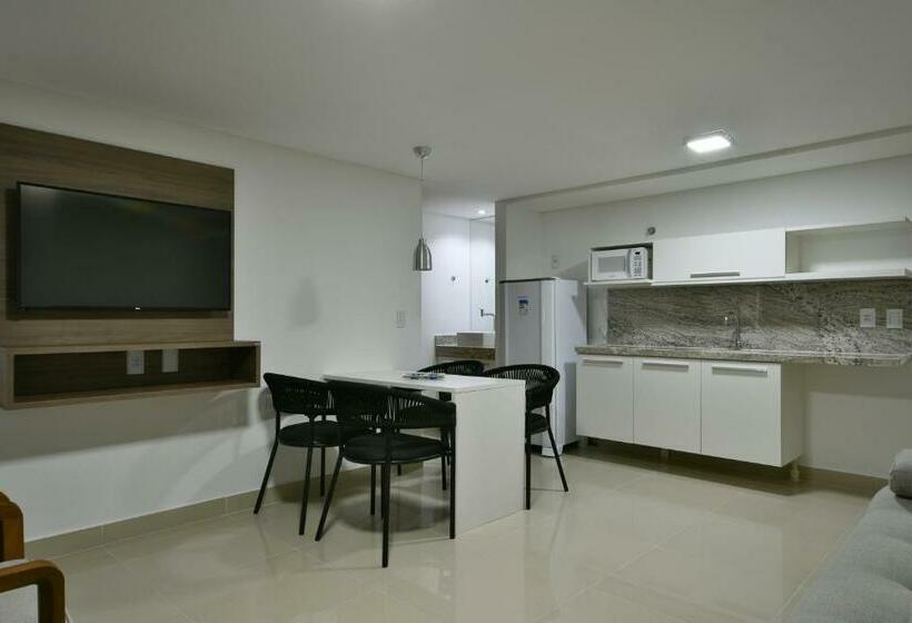 Suite, Littoral Gold Flat