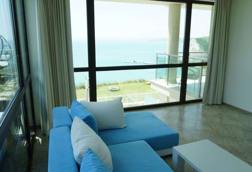 Апартаменты Comfort 2 Спальни, Calithea Complex