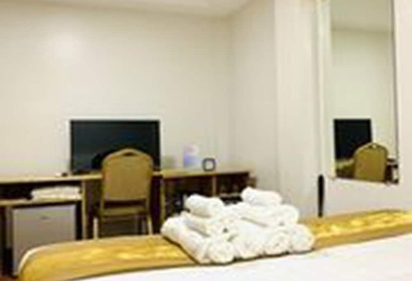 Standard Room, Shin Ye Htut
